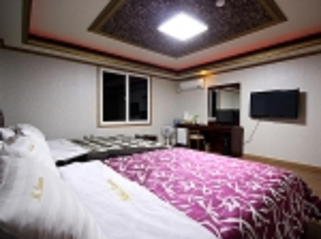 Guangju Hotel Banana Gwangju Metropolitan City Exterior photo